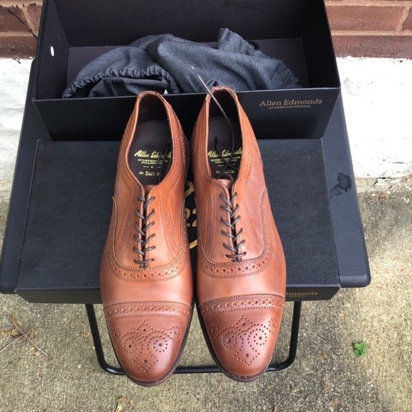 Allen Edmonds Other - Allen Edmonds Bartlett Cap Toe Oxford
